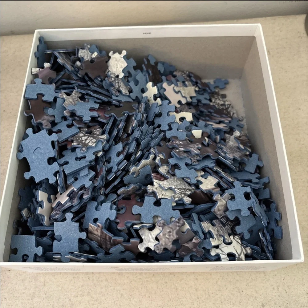 Ravensburger Flirtatious Puzzle - Mysterious Black and Purple